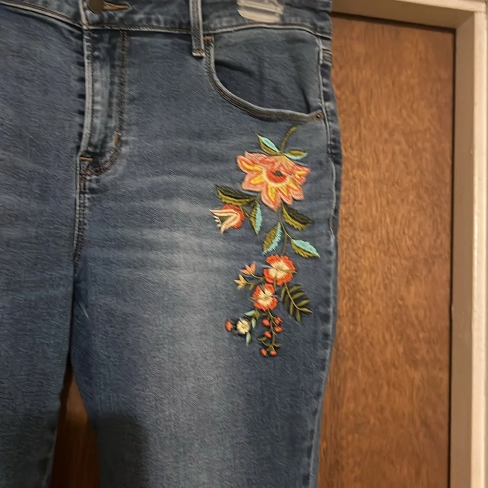 Embroidered Floral Blue Jeans - Picture 2 of 5